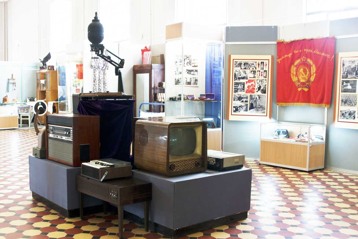 Виставка Від відбудови до перебудови. 1943 - 1991